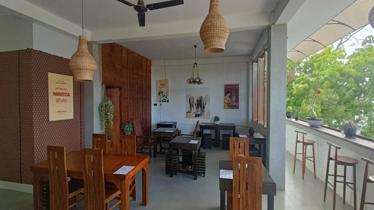 Yasis Surf Lodge Мириса Екстериор снимка