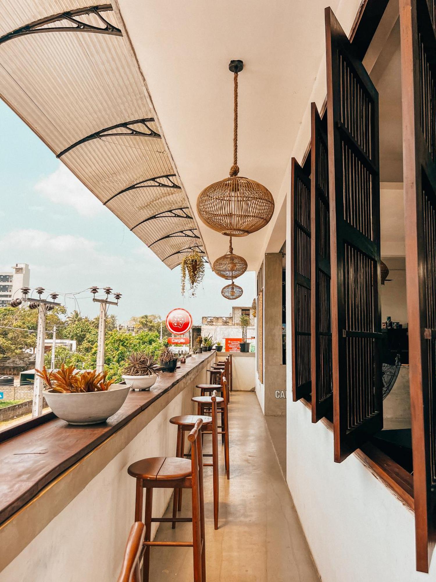 Yasis Surf Lodge Мириса Екстериор снимка