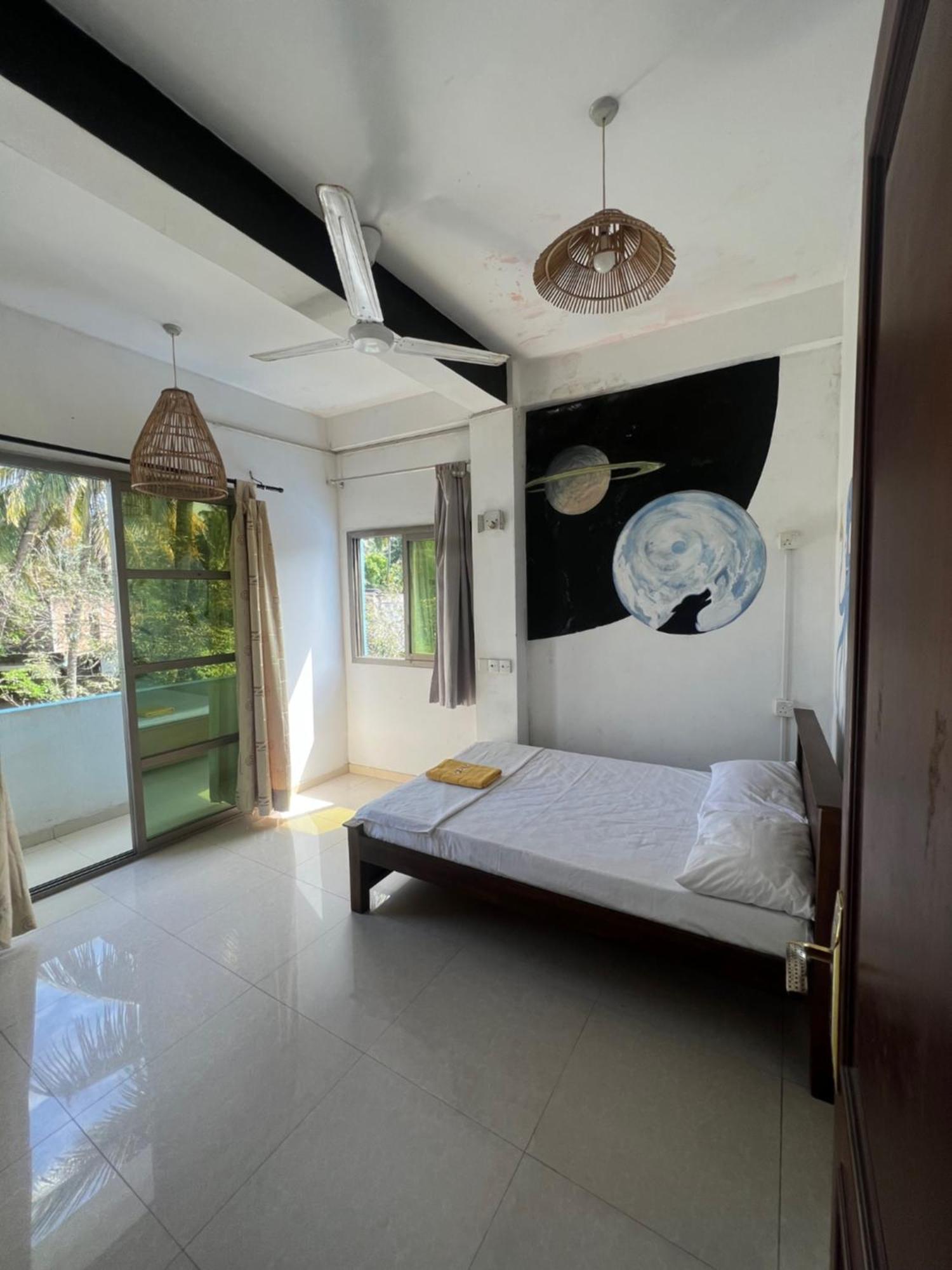 Yasis Surf Lodge Мириса Екстериор снимка